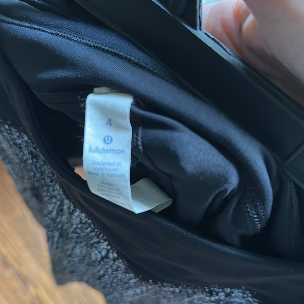 Lululemon - Picture 4 of 4